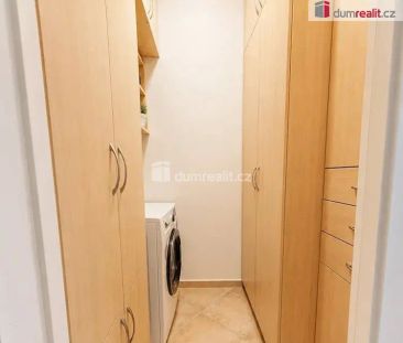 Krásný světlý byt 2+kk ve druhém patře novostavby v Dolních Chabrech - Photo 6