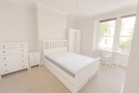 BPC01602, Hartington Park, Redland, BS6 - Photo 2