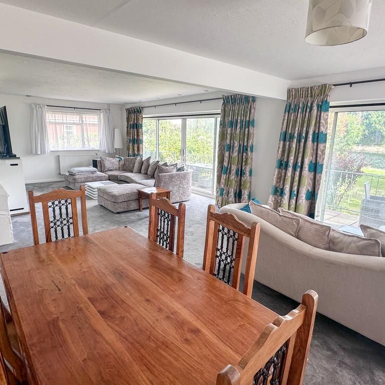 3 bedroom detached bungalow to rent - Photo 1