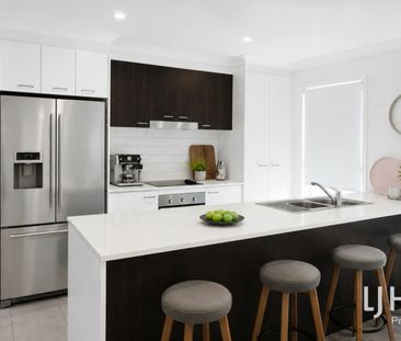 Modern Family Home with Covered Alfresco & Spacious Yard - Photo 2
