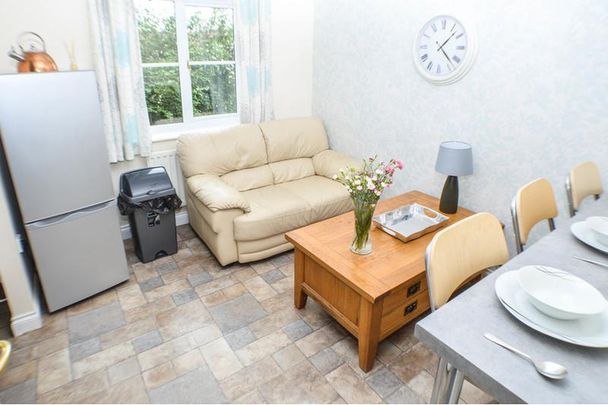 6 bedroom house share to rent - Photo 1