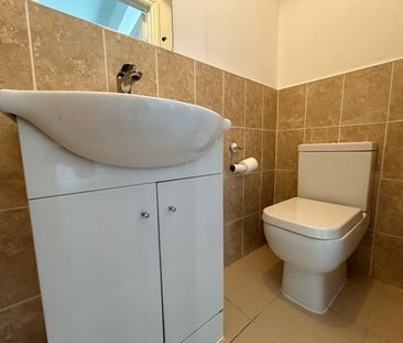 3 Bed Semi-Detached House, Glencoe Avenue, LE4 - Photo 1