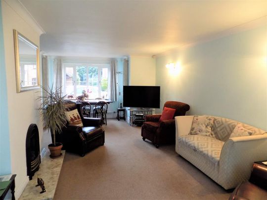 3 bedroom bungalow to rent - Photo 1