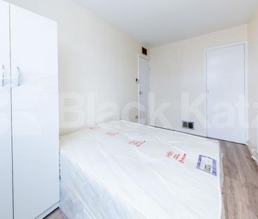 Spacious 3 Bedroom Home with Modern Interiors on Corporation Road N7 - Photo 2