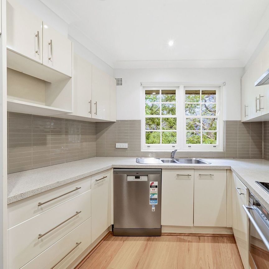 Peaceful Rear-Positioned Apartment in Leafy Setting &ast;&ast; Available Now &ast;&ast; - Photo 1