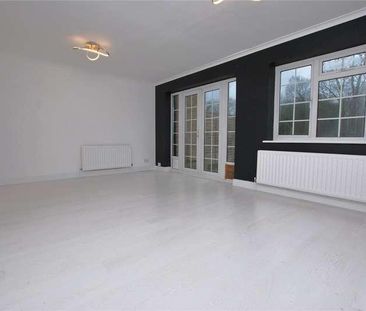 Regalfield Close, Guildford, Surrey, GU2 - Photo 6