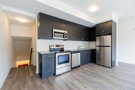 For Lease - 2635 William Jackson Drive Unit# 1212, Pickering, Ontario - Photo 3