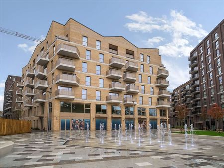 A second floor two bedroom apartment at Huntley Wharf, by Berkeley Homes, in the centre of Reading. - Photo 2