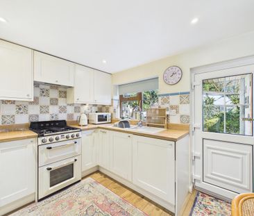 2 bedroom semi-detached house to rent - Photo 4