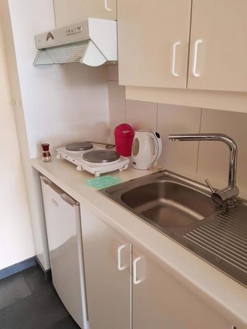 Gemeubelde studio op het gelijkvloers - Photo 5