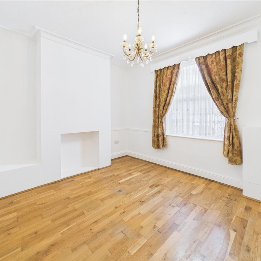 3 bedroom Semi-detached house to rent - Photo 1