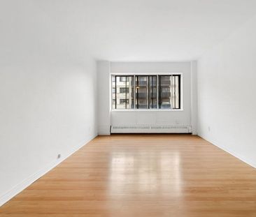 Studio - Photo 6