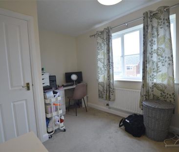 2 bedroom end of terrace house to rent - Photo 5