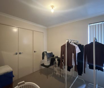 Secure modern villa in Midland! - Photo 4