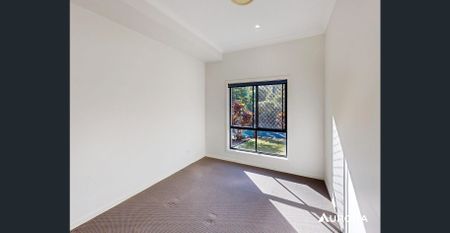 SPECTACULAR PROPERTY OFFERS A STYLISH, MODERN DESIGN THAT IS SURE TO IMPRESS! - Photo 3