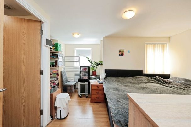 534-536 Whippendell Road - Photo 1