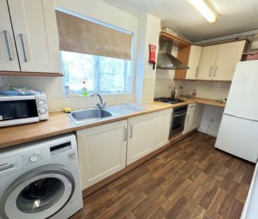 2 bedroom end of terrace house to rent - Photo 4