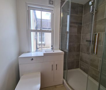 2 Bed Flat, Blatchington Road, BN3 - Photo 6