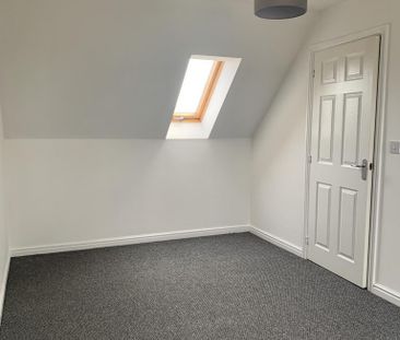 3 bedroom semi-detached house to rent - Photo 5