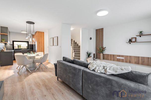 Pronájem domu 92 m² s pozemkem 300 m² - Фото 1