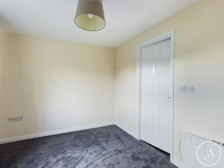 3 bedroom flat to rent - Photo 5