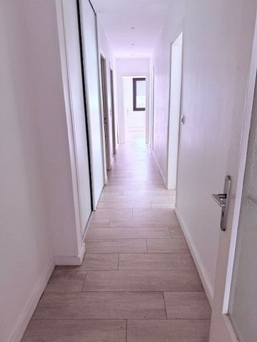 Location Appartement 4 pièces 123m² - Photo 5