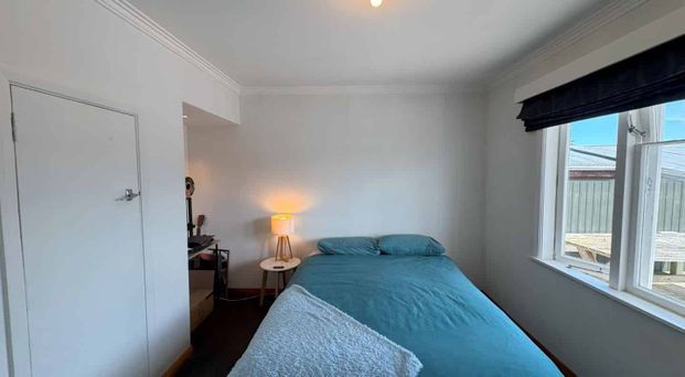 Spacious and Versatile Three-Bedroom Home for Rent – A Must-See! - Photo 1