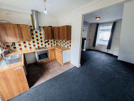 2 bedroom terraced house to rent - Photo 2