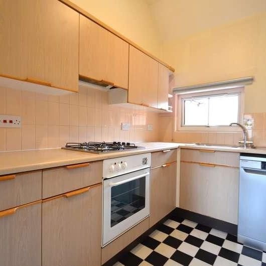 Gresham Road, Staines-upon-thames, TW18 - Photo 1