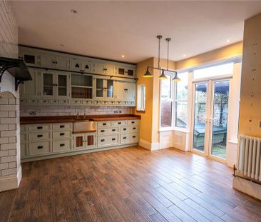 4 bedroom semi-detached house to rent - Photo 4