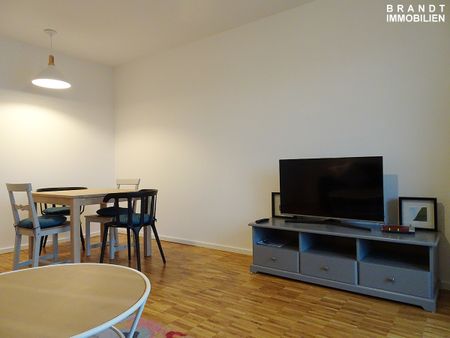 Moderne Wohnung über 2 Ebenen mit Balkon und Fahrstuhl in Top-Szene-Lage/Altona.... - Photo 2
