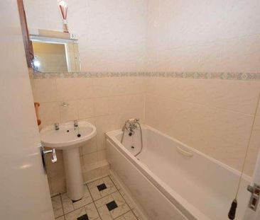 Queens Court, Ellesmere Road, Weybridge, KT13 - Photo 5