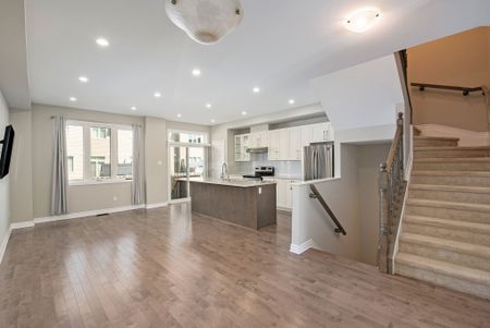 For Lease - 812 JUNE GRASS Street, Orleans - Cumberland and Area, Ontario - Photo 2