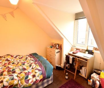 7 Bed - Grosvenor Road, Jesmond - Photo 3