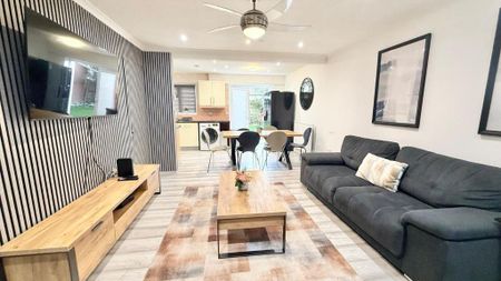 3 bedroom semi-detached house to rent - Photo 3