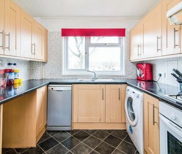 Brighton Hill, RG22 - Photo 1