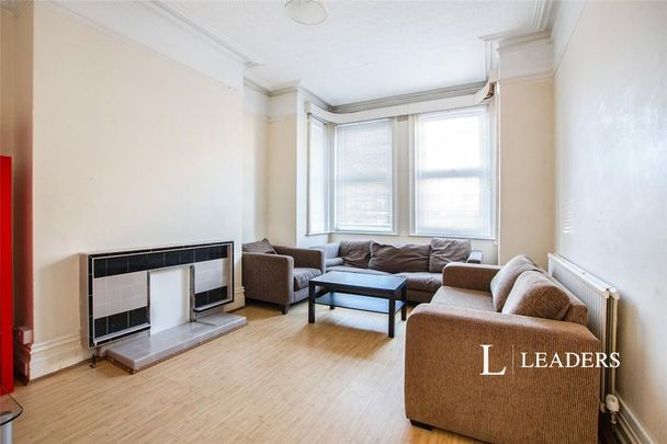 5 bedroom detached house to rent - Photo 1