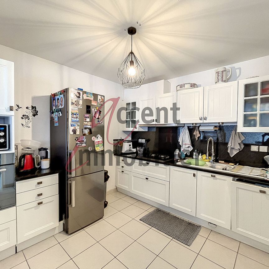 Chateaurenard : Appartement T3 avec garage et parking, - Photo 1