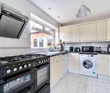 Avon Close, Addlestone, Surrey, KT15 - Photo 5