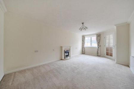 1 bedroom retirement property to rent - Photo 2