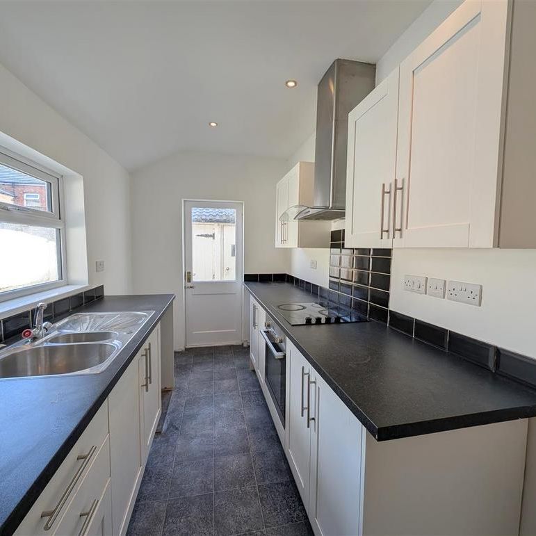 2 bedroom terraced house to rent - Photo 1