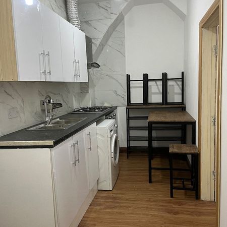 Room in a Shared House, Refurbished Mmu Uom Piccadilly Stat, M12 - Photo 3