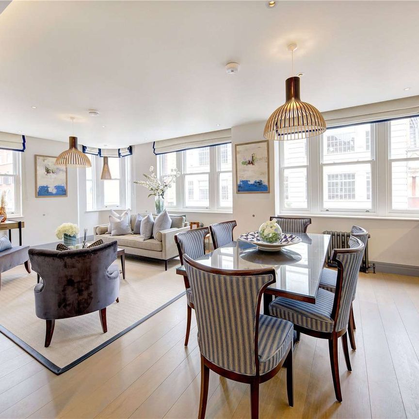 A beautifully refurbished two bedroom apartment situated in Covent Garden. - Photo 1