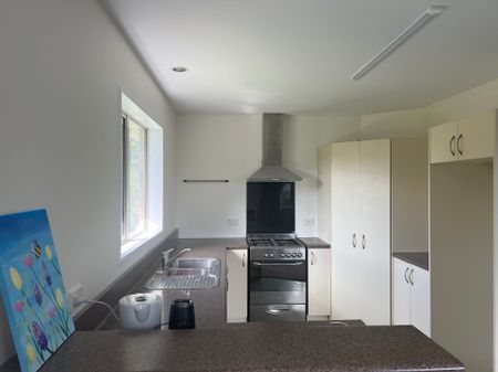 Family home in Hinds - Photo 4