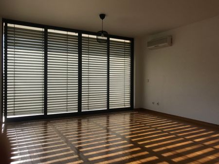 Apartamento T3 sem móveis para arrendamento na Quinta do Barão em Carcavelos. - Photo 3