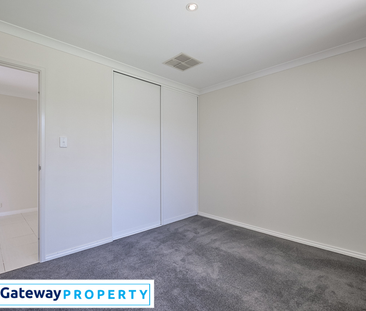 17 Aubin Grove Link, AUBIN GROVE WA 6164 - Photo 5