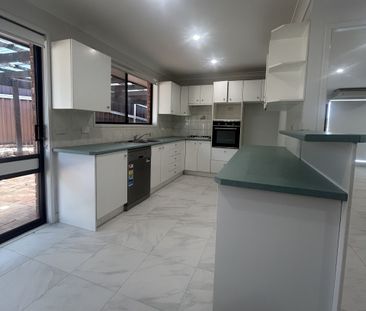 Comfort, Convenience & Family-Friendly Living - Photo 3