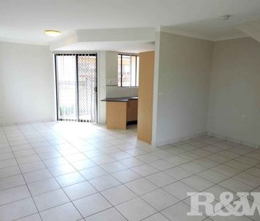 3 BEDROOM TOWNHOUSE IN BOUTIQUE COMPLEX - Photo 1