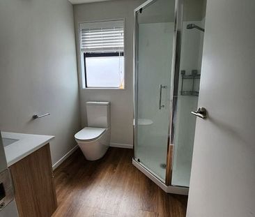 Modern home in the heart of Wainuiomata! - Photo 6