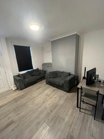 2 bedroom house to rent - Photo 3